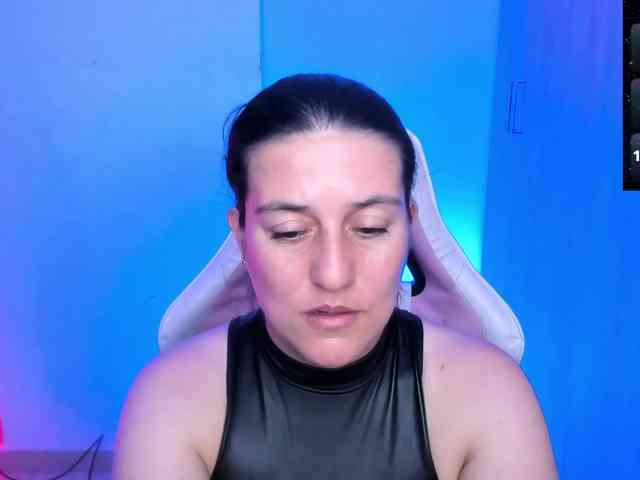 Saskyaajohnson webcam