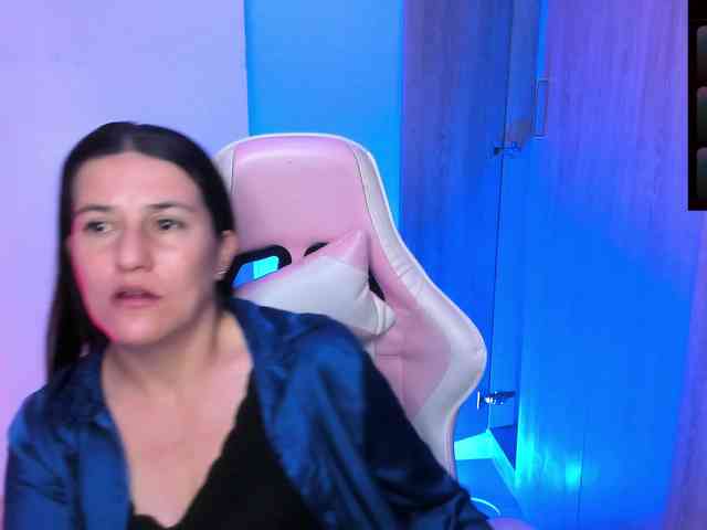 Saskyaajohnson webcam