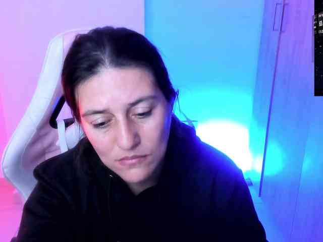Saskyaajohnson webcam