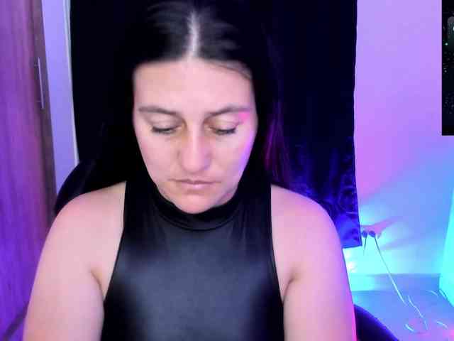Saskyaajohnson webcam