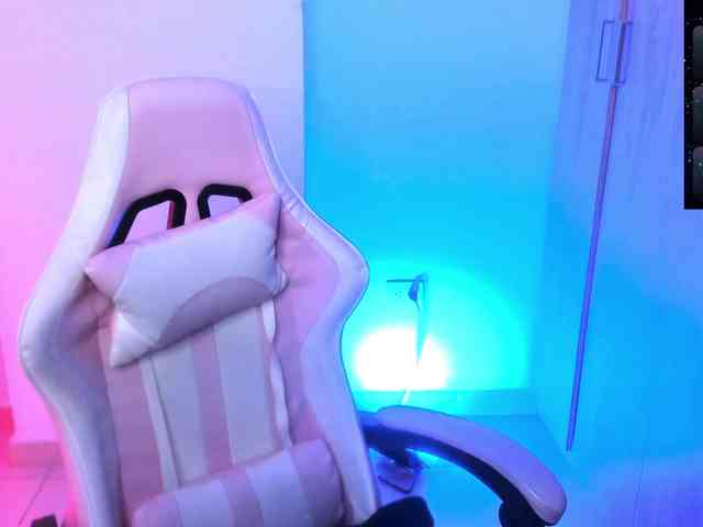 Saskyaajohnson webcam