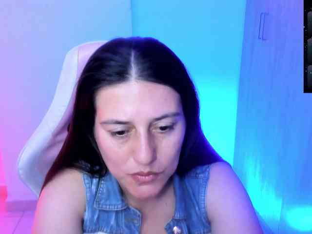 Saskyaajohnson webcam
