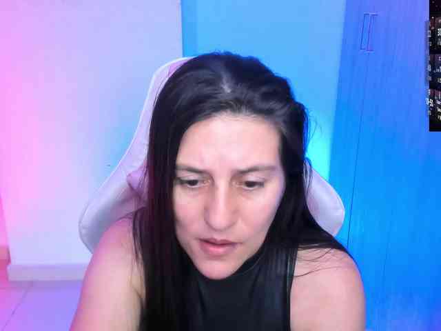 Saskyaajohnson webcam