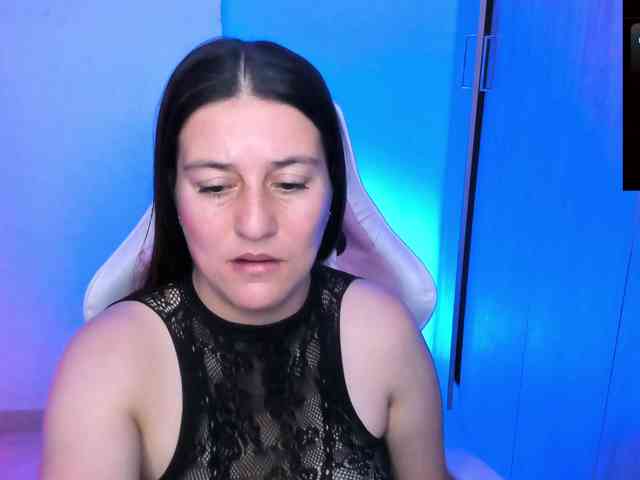 Saskyaajohnson webcam