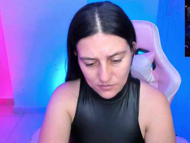 Saskyaajohnson webcam