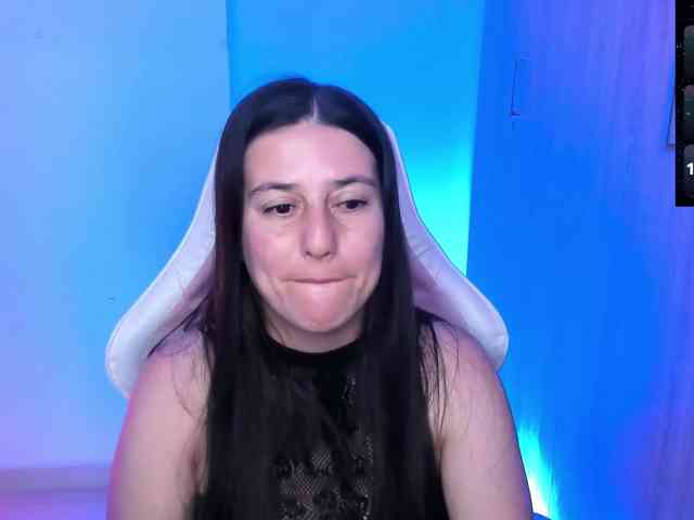 Saskyaajohnson webcam