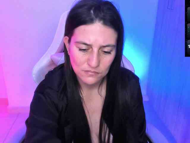 Saskyaajohnson webcam