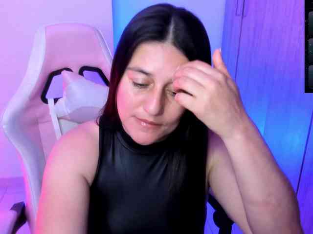 Saskyaajohnson webcam