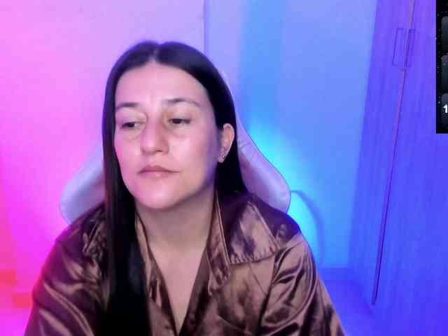 Saskyaajohnson webcam