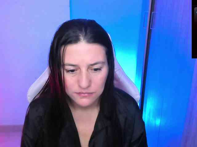 Saskyaajohnson webcam