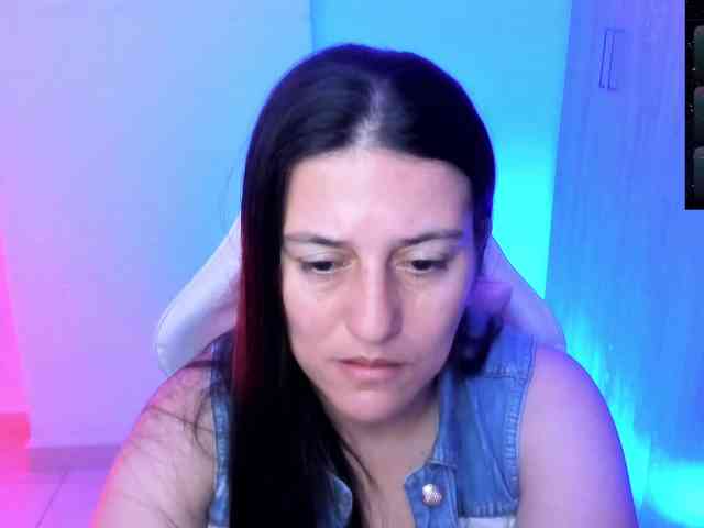 Saskyaajohnson webcam