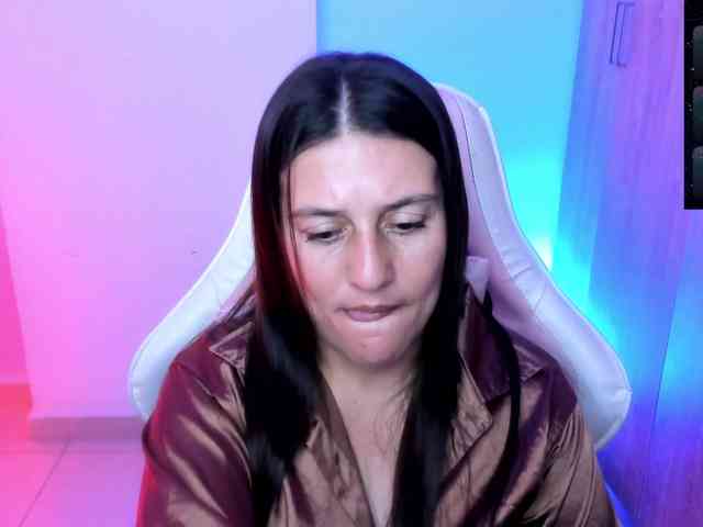 Saskyaajohnson webcam