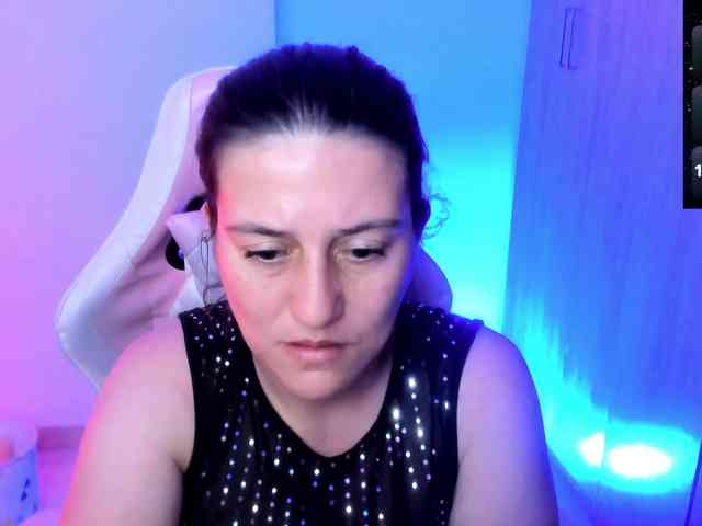 Saskyaajohnson webcam
