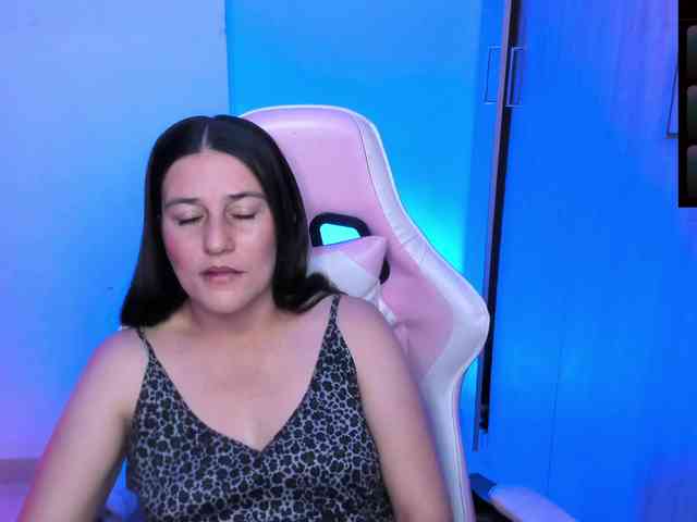 Saskyaajohnson webcam