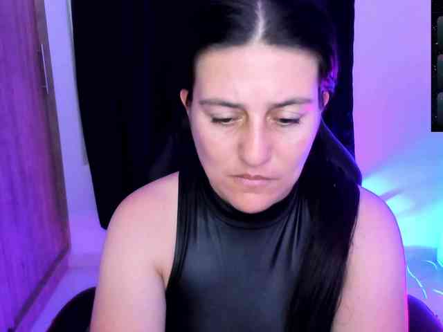 Saskyaajohnson webcam