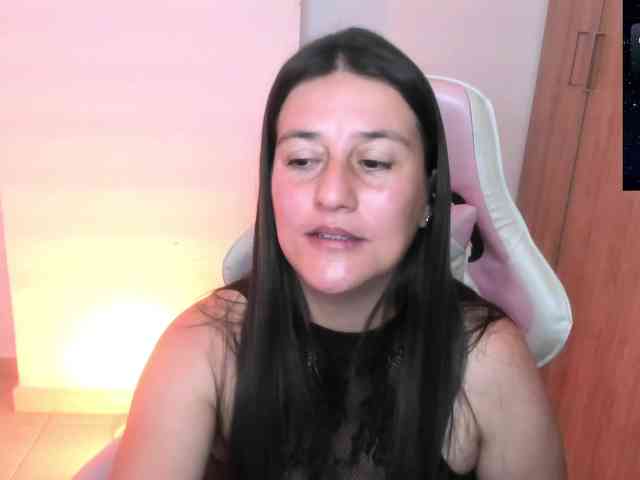 Saskyaajohnson webcam