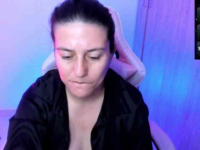 Saskyaajohnson webcam