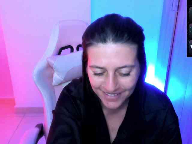 Saskyaajohnson webcam
