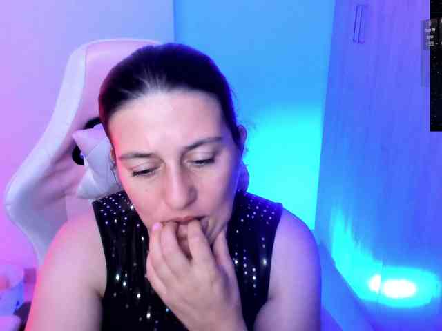 Saskyaajohnson webcam