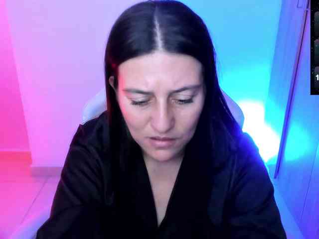 Saskyaajohnson webcam