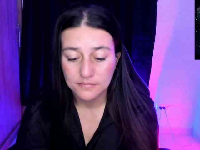 Saskyaajohnson webcam
