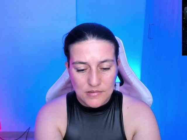 Saskyaajohnson webcam