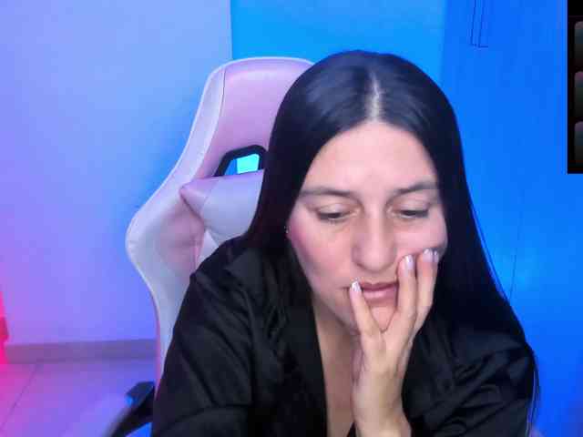 Saskyaajohnson webcam