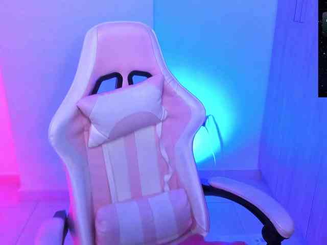 Saskyaajohnson webcam