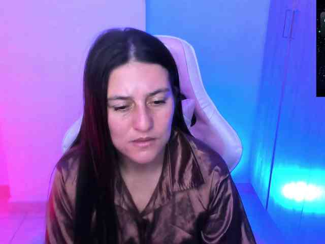 Saskyaajohnson webcam