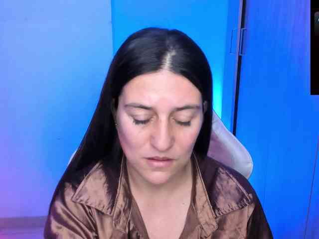 Saskyaajohnson webcam