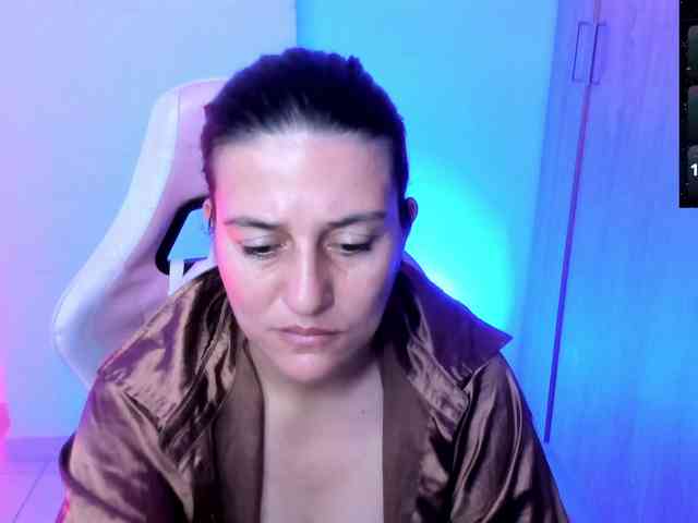 Saskyaajohnson webcam
