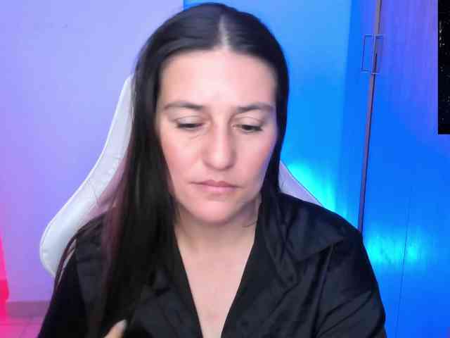 Saskyaajohnson webcam