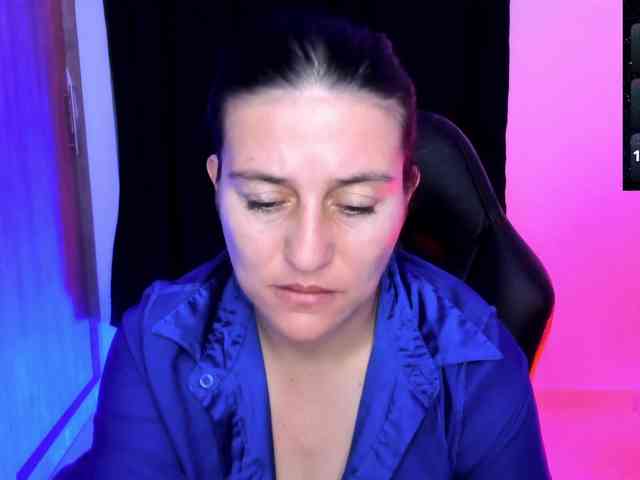 Saskyaajohnson webcam