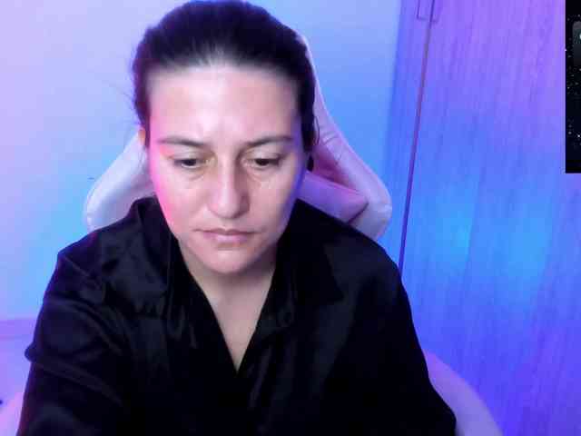 Saskyaajohnson webcam