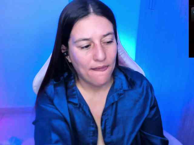 Saskyaajohnson webcam