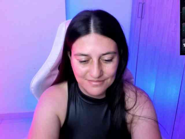 Saskyaajohnson webcam