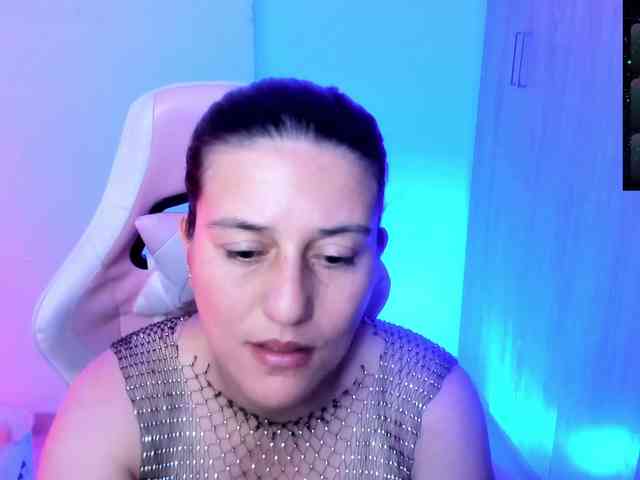 Saskyaajohnson webcam