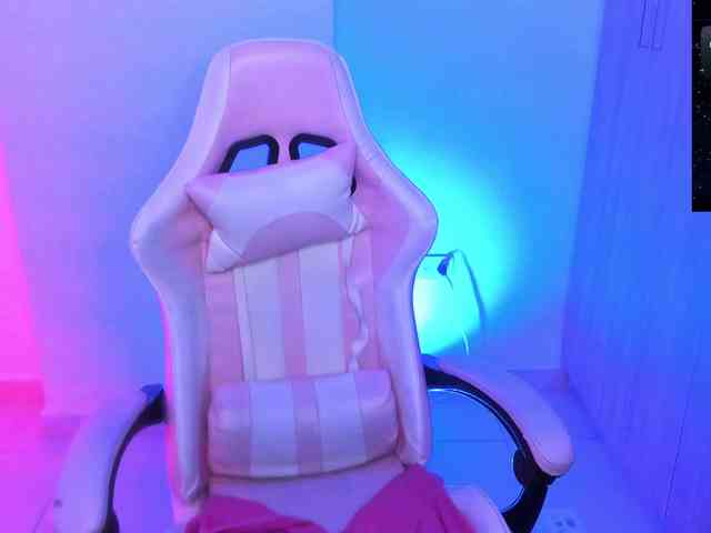 Saskyaajohnson webcam