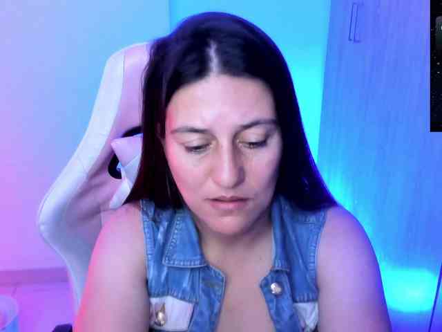 Saskyaajohnson webcam
