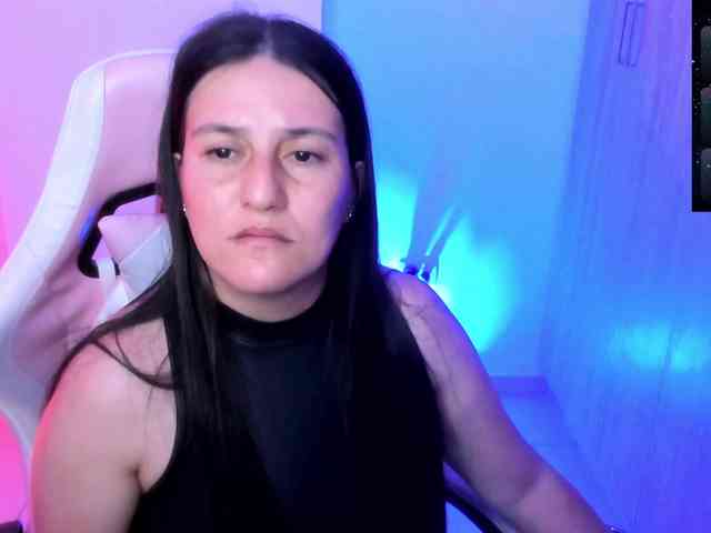 Saskyaajohnson webcam