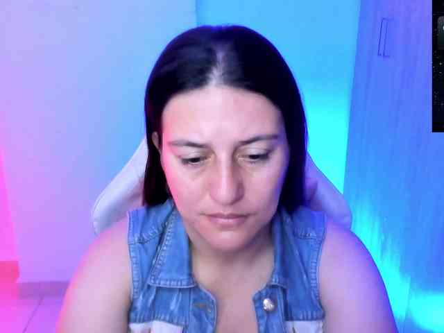 Saskyaajohnson webcam