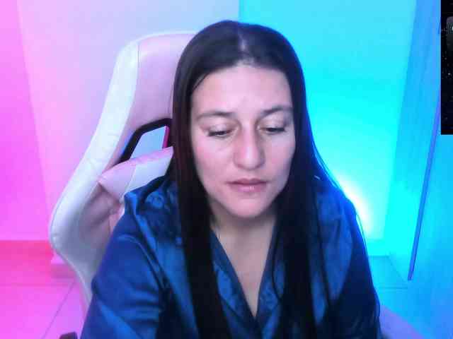 Saskyaajohnson webcam