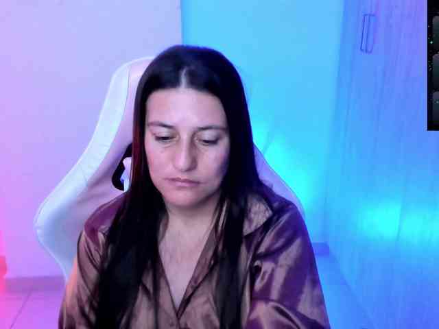 Saskyaajohnson webcam