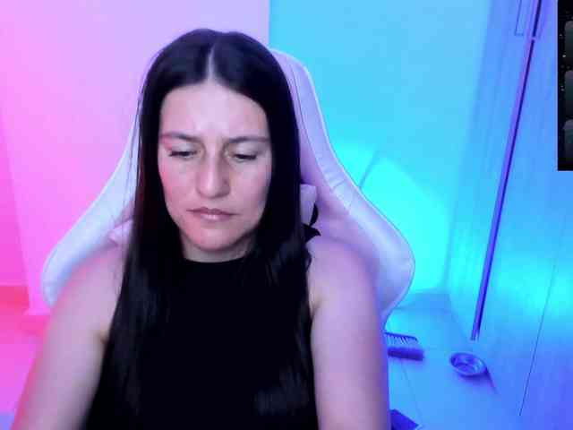 Saskyaajohnson webcam