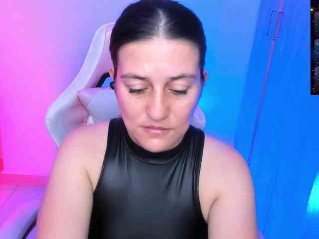 Saskyaajohnson webcam