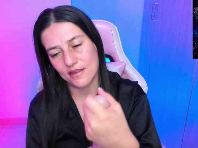 Saskyaajohnson webcam