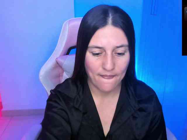 Saskyaajohnson webcam