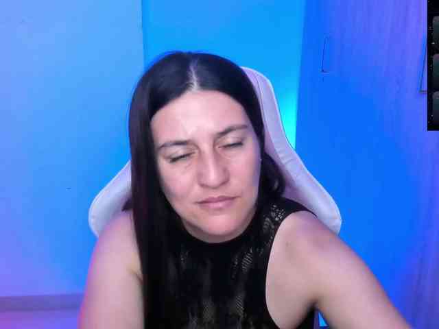 Saskyaajohnson webcam