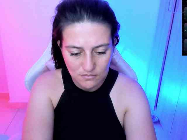 Saskyaajohnson webcam