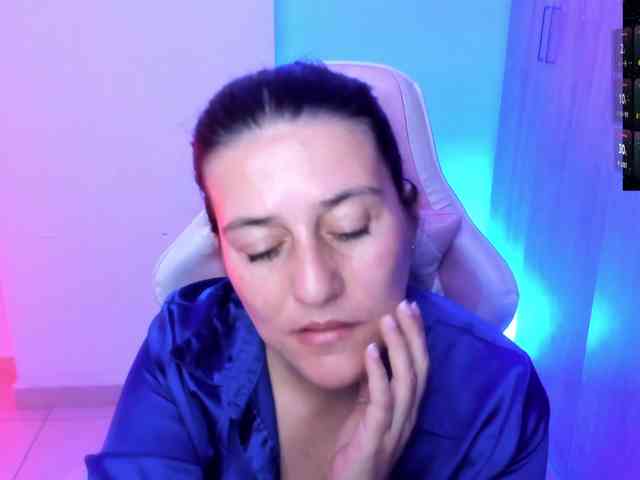 Saskyaajohnson webcam